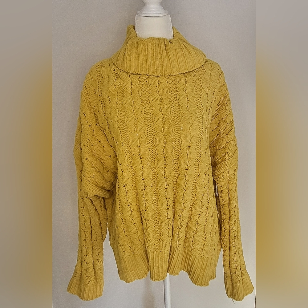 POL Goldenrod Cable Knit Sweater Loose Turtleneck Chunky Size Small